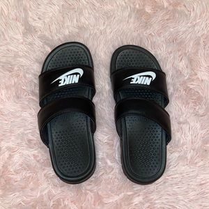 Nike 2 strap slides
